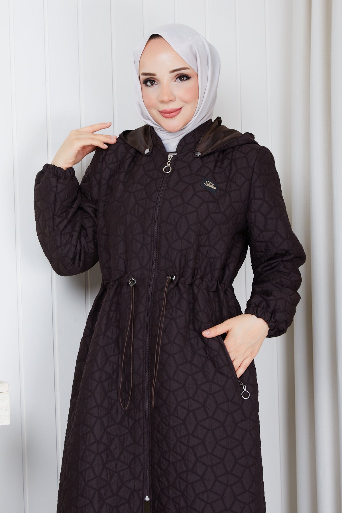 BELİ BÜZGÜLÜ KAPİTONE MONT