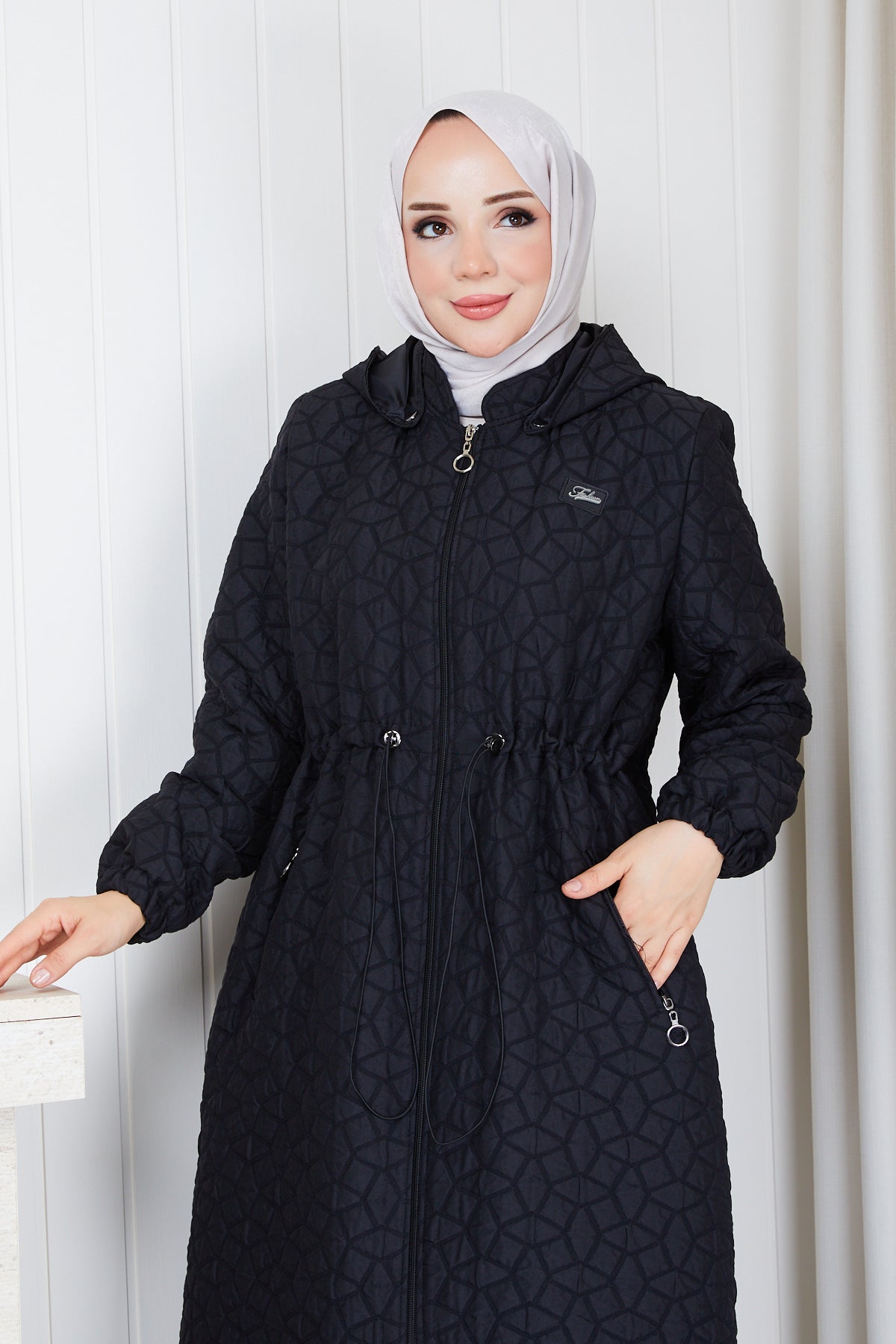 BELİ BÜZGÜLÜ KAPİTONE MONT