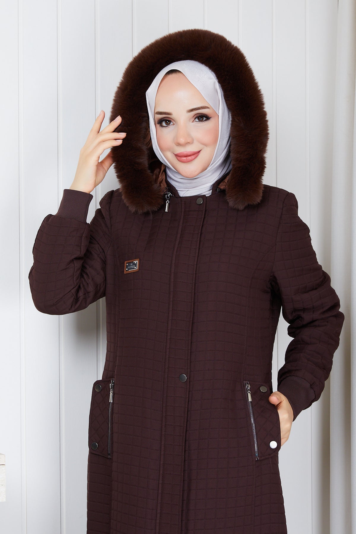 KÜRK KAPİŞONLU KAPİTONE MONT